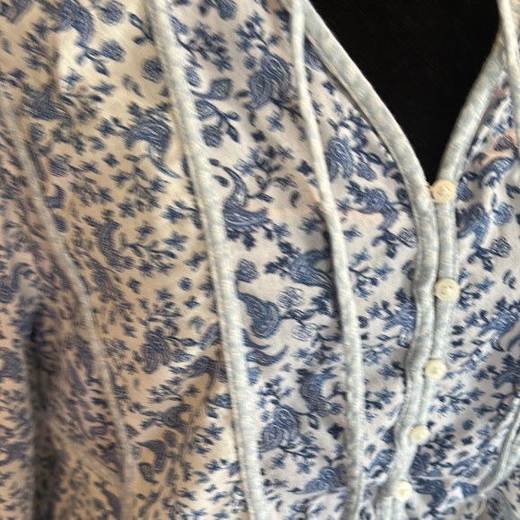 Old Navy blue and white top - Picture 3 of 5